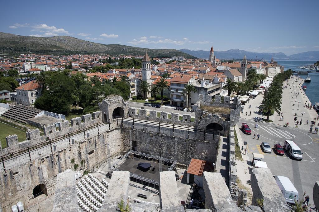 Apartment Fabijanko Oldtown Trogir Exterior photo